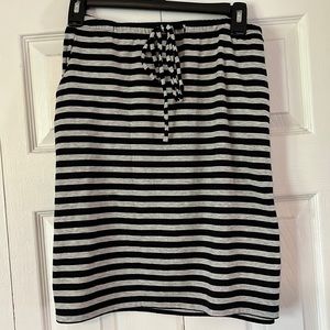 Sonoma black and gray striped skirt in Large.